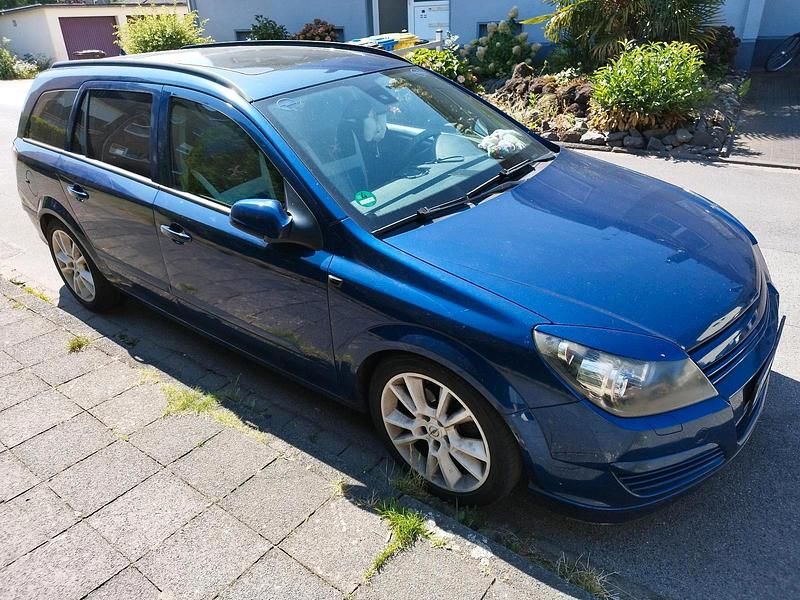 Blau Gebraucht 2004 Opel Astra Kombi | 2.000 € (Etwas zu teuer) - Bild 1/4