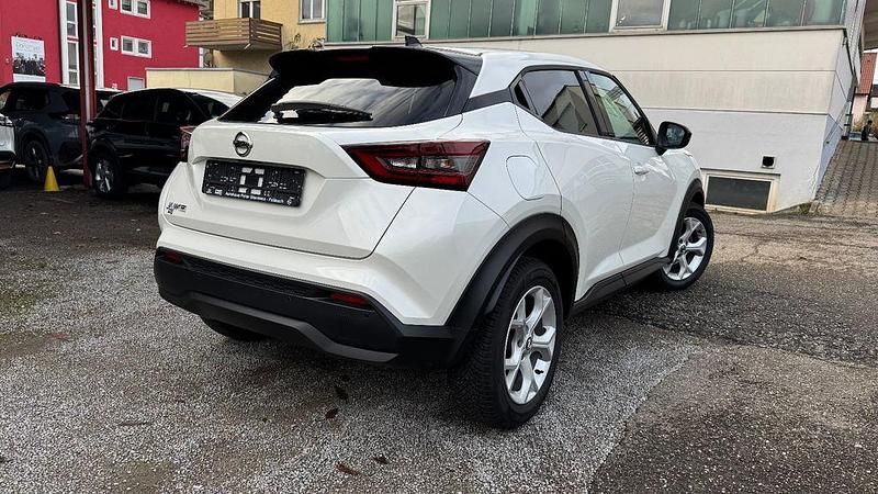 Gebraucht Nissan Juke N-Connecta 117 PS (86 kW) 2020 Weiß SUV