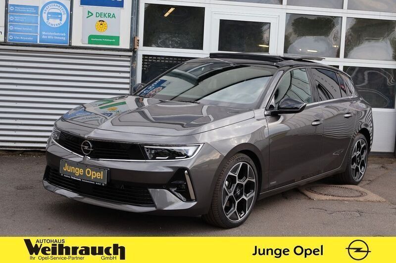 Mondstein grau/schwarz Gebraucht 2023 Opel Astra Ultimate Limousine | 23.995 € (Fairer Preis) - Bild 1/4