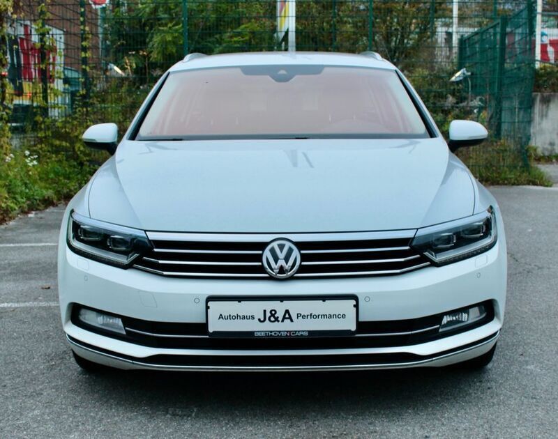 Pure white Gebraucht 2016 VW Passat Highline Kombi | 10.990 € (Guter Preis) - Bild 1/4