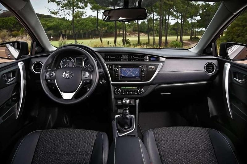 Gebraucht 2013 Toyota Auris Executive Limousine | 10.000 € (Fairer Preis) - Bild 1/4