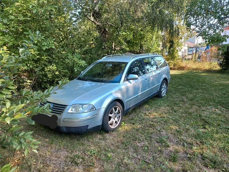 Silber Gebraucht 2002 VW Passat Kombi | 1.500 € (Superpreis) - Bild 1/4