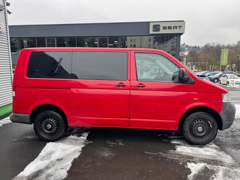Second-hand VW Transporter 86 CP (63 kW) 2004 Roșu Van