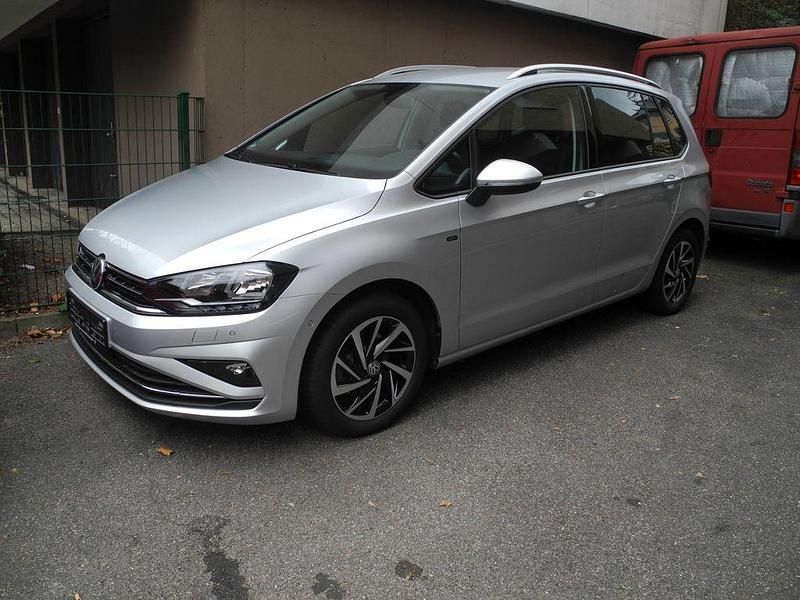 Silber Gebraucht 2018 VW Golf Sportsvan Join Van / Kleinbus | 16.900 € (Fairer Preis) - Bild 1/2