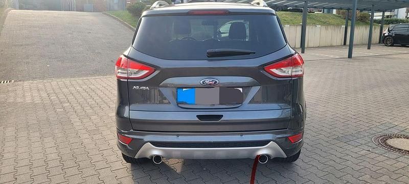 Gebraucht Ford Kuga Individual 179 PS (131 kW) 2016 Grau SUV
