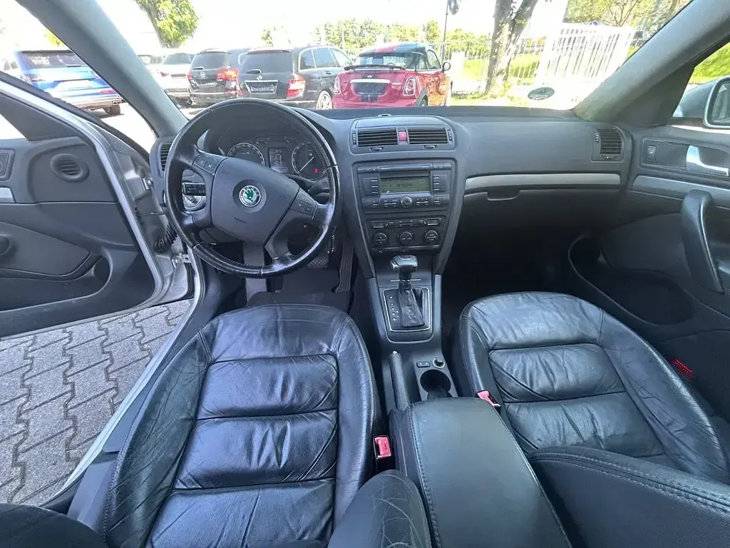 Gebraucht Skoda Octavia Elegance 116 PS (85 kW) 2005 Silber Limousine