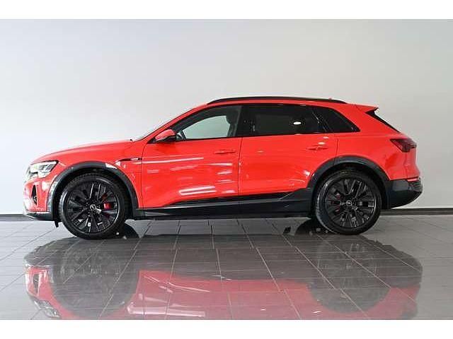 Rot soneirarot metallic (metallic) Gebraucht 2023 Audi Q8 e-tron S-Line SUV | 48.750 € (Superpreis) - Bild 1/4