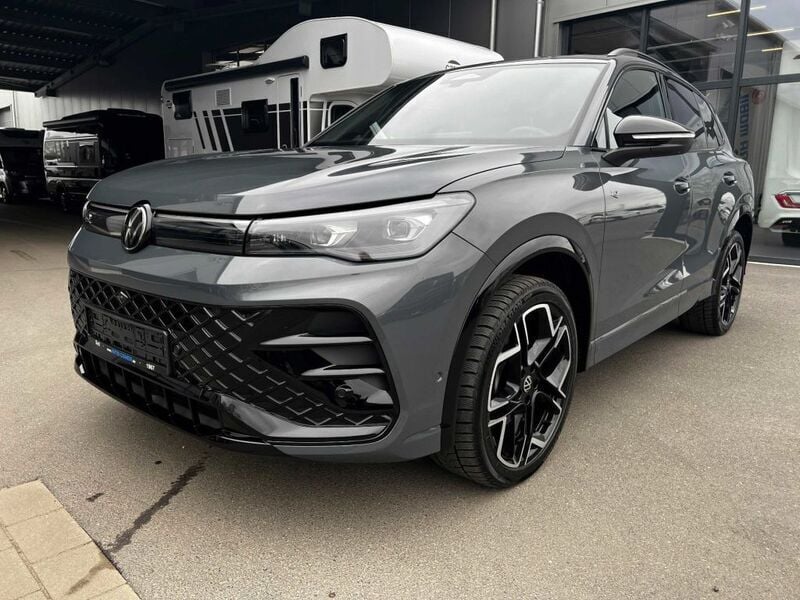 Dolphin gray metallic (metallic) Gebraucht 2024 VW Tiguan R-line SUV | 48.880 € (Etwas zu teuer) - Bild 1/4