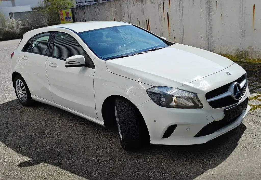 Gebraucht Mercedes A200 136 PS (100 kW) 2017 Weiß Kleinwagen