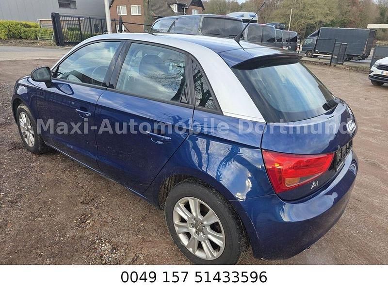 Gebraucht Audi A1 Sportback Attraction 90 PS (66 kW) 2012 Blau Kleinwagen