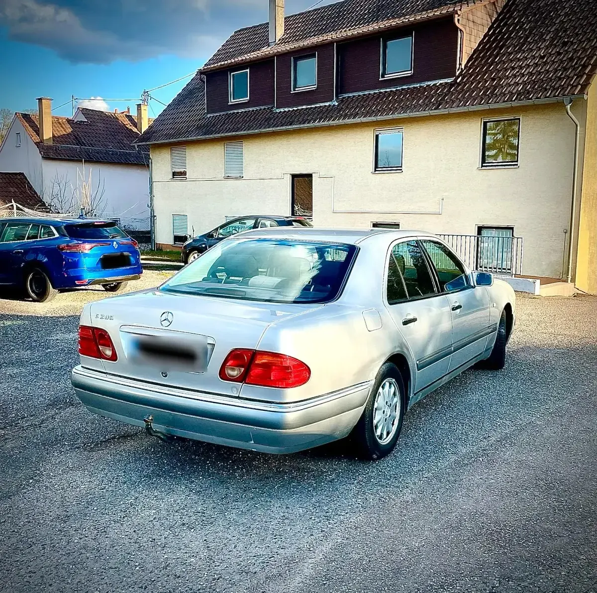 Używany Mercedes E200 136 KM (100 kW) 1999 Szary Sedan/Limuzyna