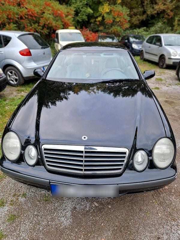 Schwarz Gebraucht 1999 Mercedes CLK200 Coupé | 2.250 € (Guter Preis) - Bild 1/4