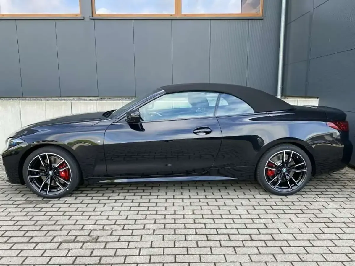 Neu BMW 440 392 PS (288 kW) 2026 Saphirschwarz metallic Cabrio