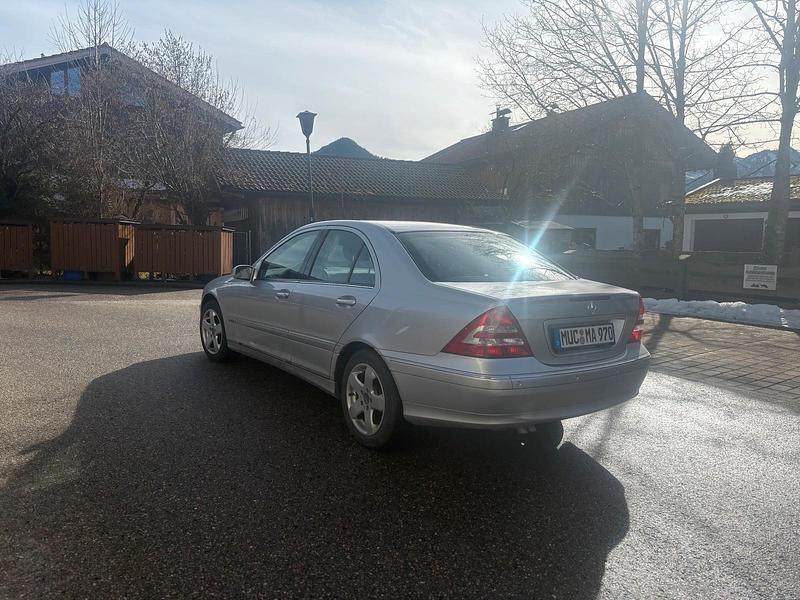 Gebraucht Mercedes C200 116 PS (85 kW) 2005 Silber Limousine