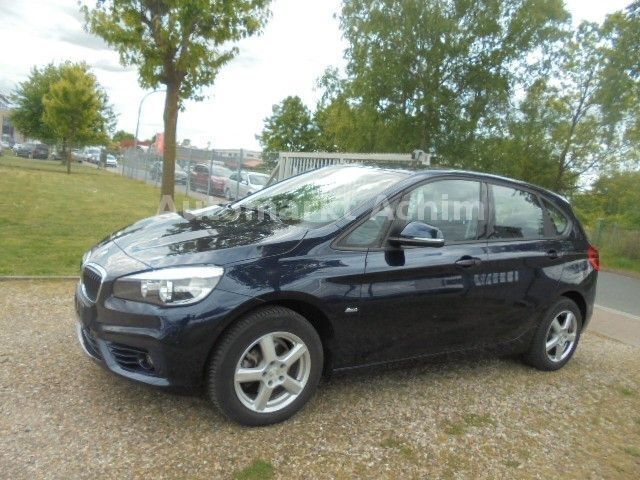 Blau Gebraucht 2016 BMW 216 Active Tourer Sport Line Van / Kleinbus | 9.990 € (Guter Preis) - Bild 1/4