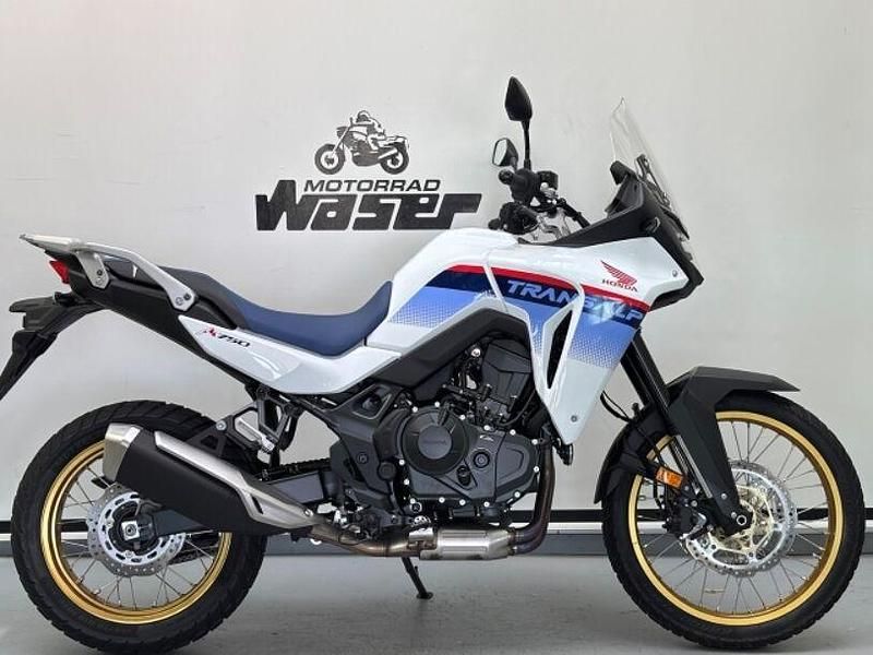 Weiss Gebraucht 2024 Honda e Kleinwagen | 8.750 € (Etwas zu teuer) - Bild 1/4