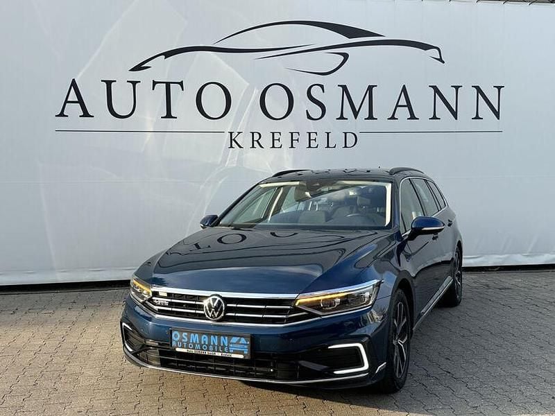 Blau Gebraucht 2022 VW Passat GTE Kombi | 21.950 € (Guter Preis) - Bild 1/4