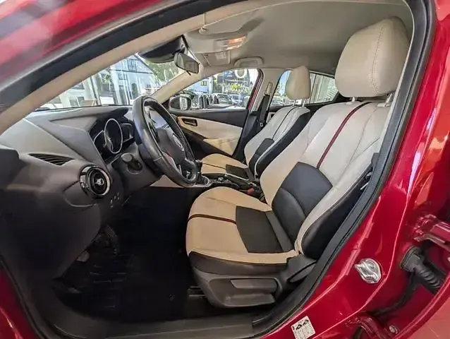 Gebraucht Mazda 2 Edition 90 PS (66 kW) 2015 Rot Kleinwagen