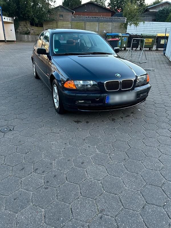 Blau Gebraucht 2001 BMW 316 Limousine | 3.350 € (Fairer Preis) - Bild 1/4