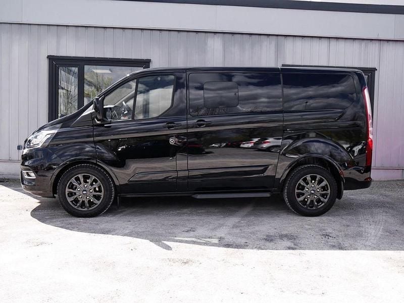 Gebraucht Ford Tourneo Limited 131 PS (96 kW) 2022 Obsidianschwarz Van / Kleinbus