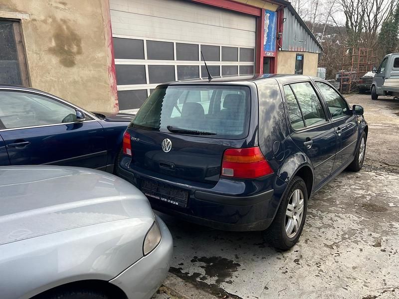 Gebraucht VW Golf IV 75 PS (55 kW) 1999 Blau Kleinwagen