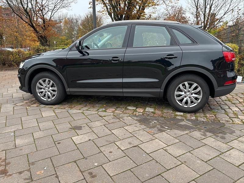 Schwarz Gebraucht 2015 Audi Q3 SUV | 15.700 € (Guter Preis) - Bild 1/4