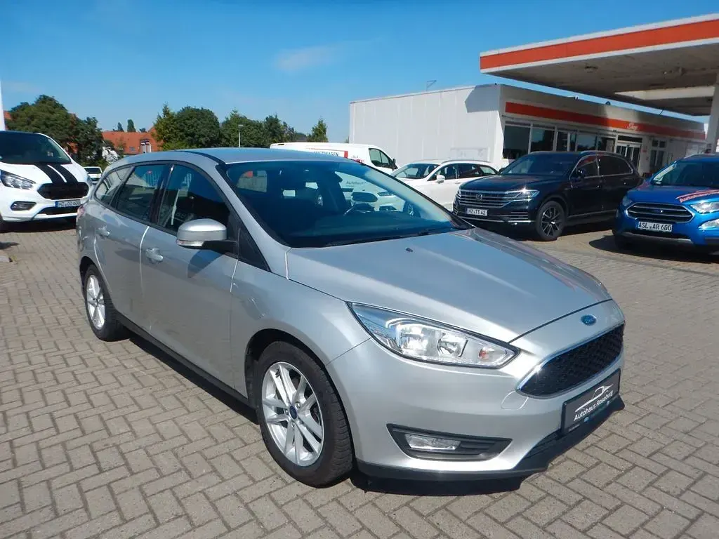 Gebraucht Ford Focus Business Edition 125 PS (91 kW) 2017 Silber Limousine