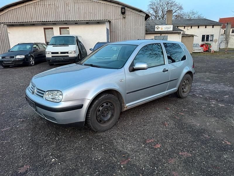 Silber Gebraucht 2000 VW Golf IV Kleinwagen | 450 € (Superpreis) - Bild 1/4