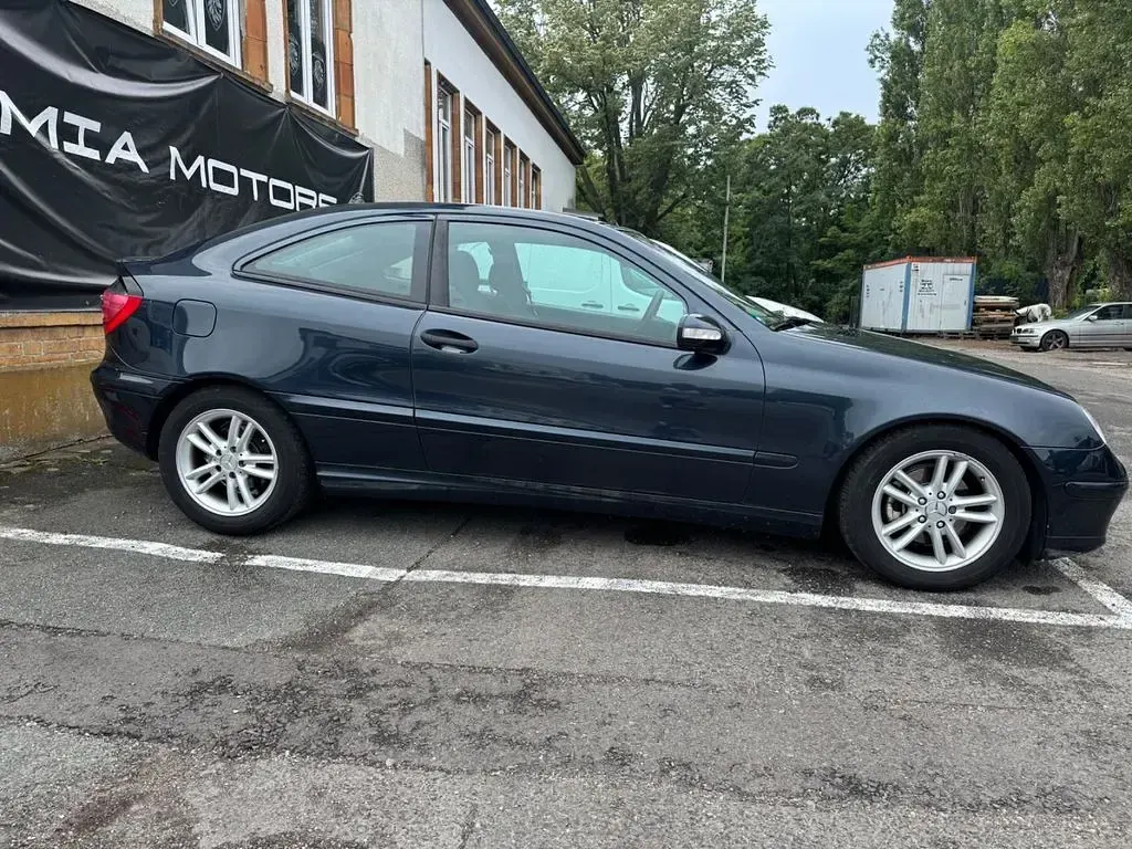 Gebraucht Mercedes C200 163 PS (119 kW) 2003 Schwarz Coupé