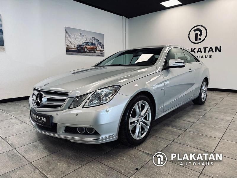 Gebraucht Mercedes E250 204 PS (150 kW) 2010 Silber Coupé