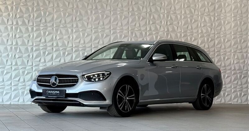 Silber Gebraucht 2021 Mercedes E220 Limousine | 23.690 € (Superpreis) - Bild 1/4