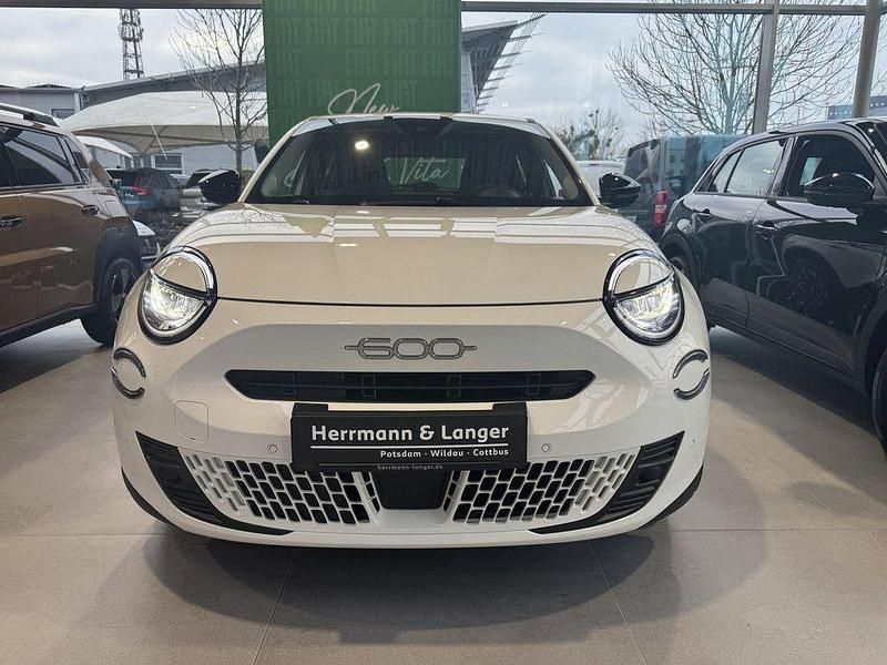 Neu Fiat 600E Red 114 kW (156 PS) 2025 Weiß SUV