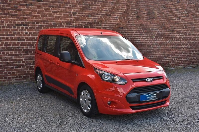 Gebraucht Ford Tourneo Connect 120 PS (88 kW) 2016 Rot Van / Kleinbus