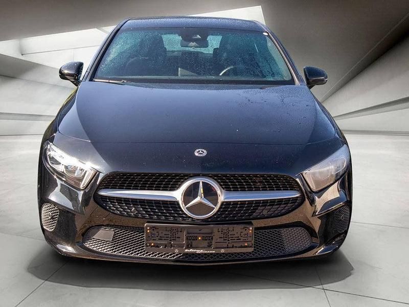 Gebraucht Mercedes A200 Style 163 PS (119 kW) 2022 Schwarz Limousine