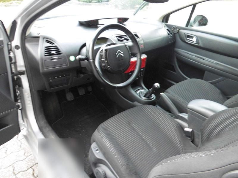 Usado Citroën C4 109 HP (80 kW) 2007 Prateado Sedan