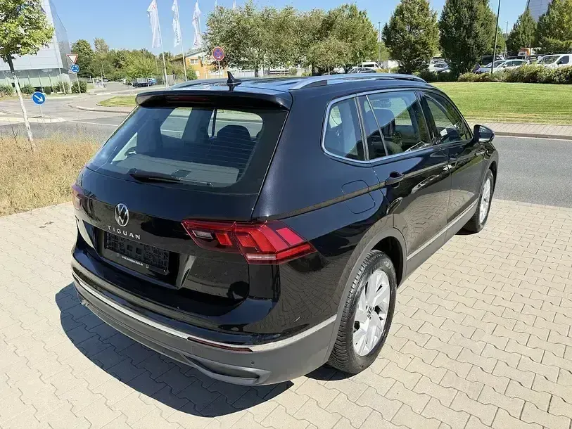 Gebraucht VW Tiguan Life 150 PS (110 kW) 2025 Deep black SUV