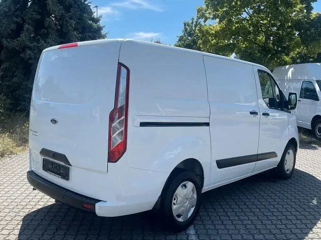 Gebraucht Ford Transit Custom 131 PS (96 kW) 2022 Weiß Van / Kleinbus