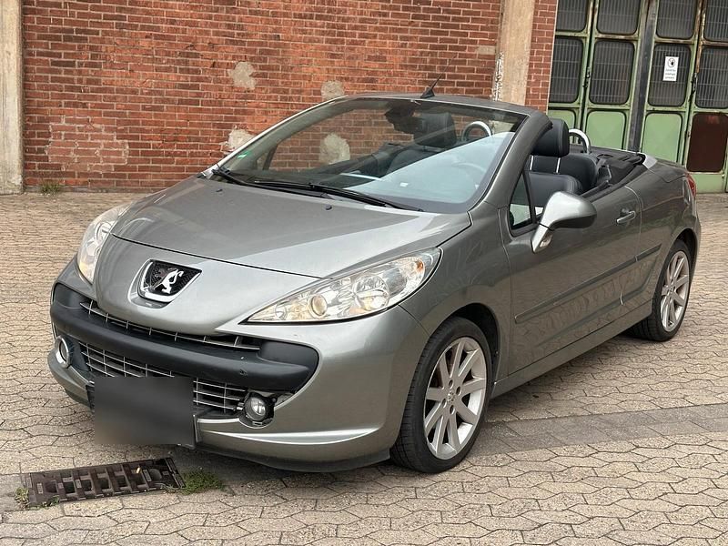 Grau Gebraucht 2008 Peugeot 207 CC Roland Garros Cabrio | 1.499 € (Fairer Preis) - Bild 1/4