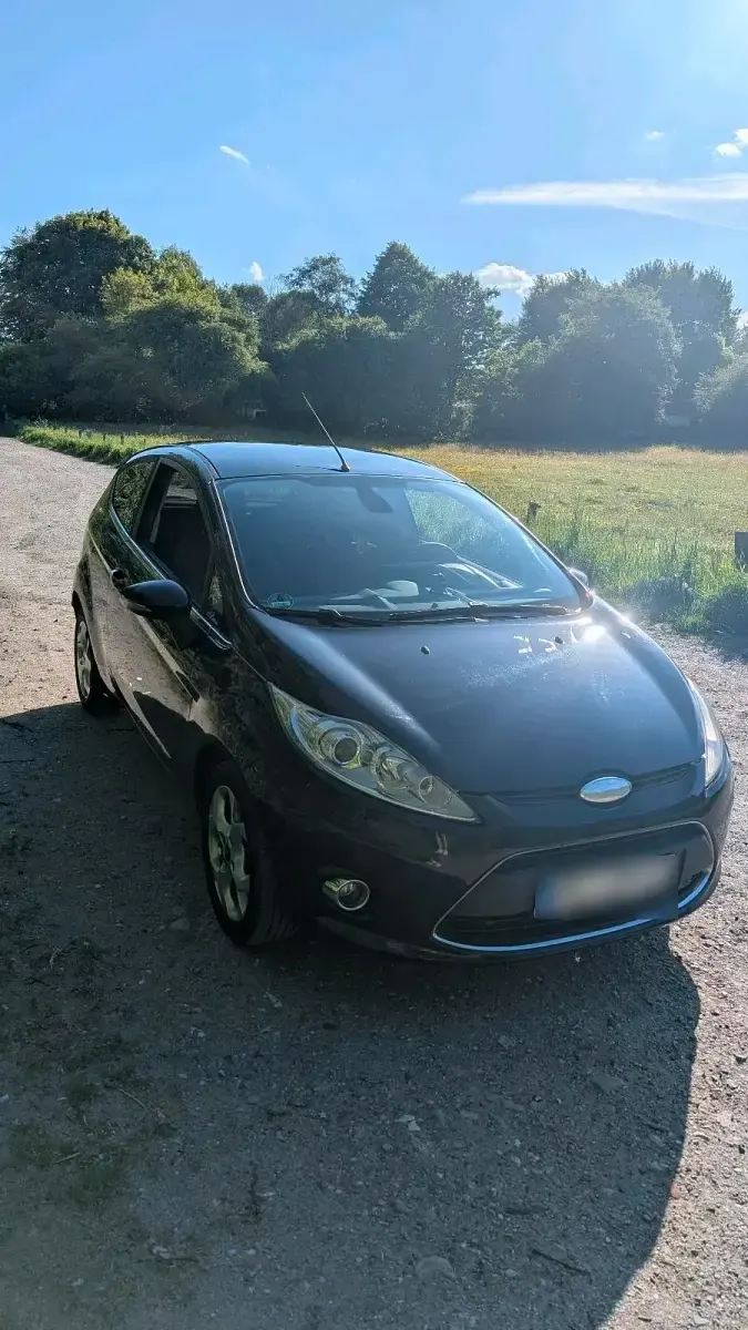 Gebraucht Ford Fiesta 90 PS (66 kW) 2009 Schwarz Limousine