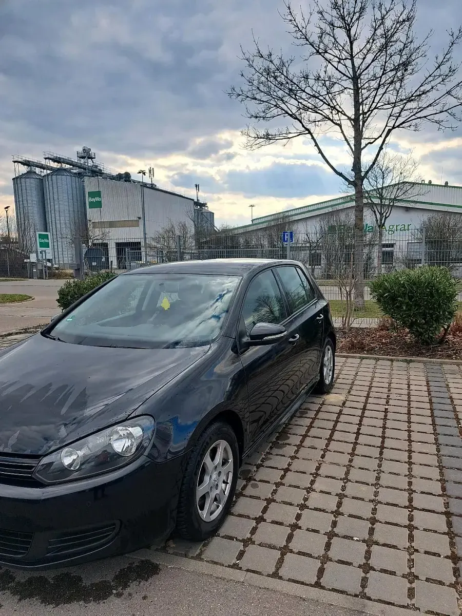 Gebraucht VW Golf VI 105 PS (77 kW) 2010 Schwarz Kleinwagen
