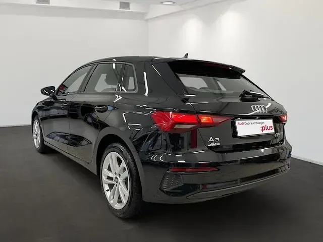 Gebraucht Audi A3 Design 110 PS (80 kW) 2021 Mythosschwarz metallic Limousine