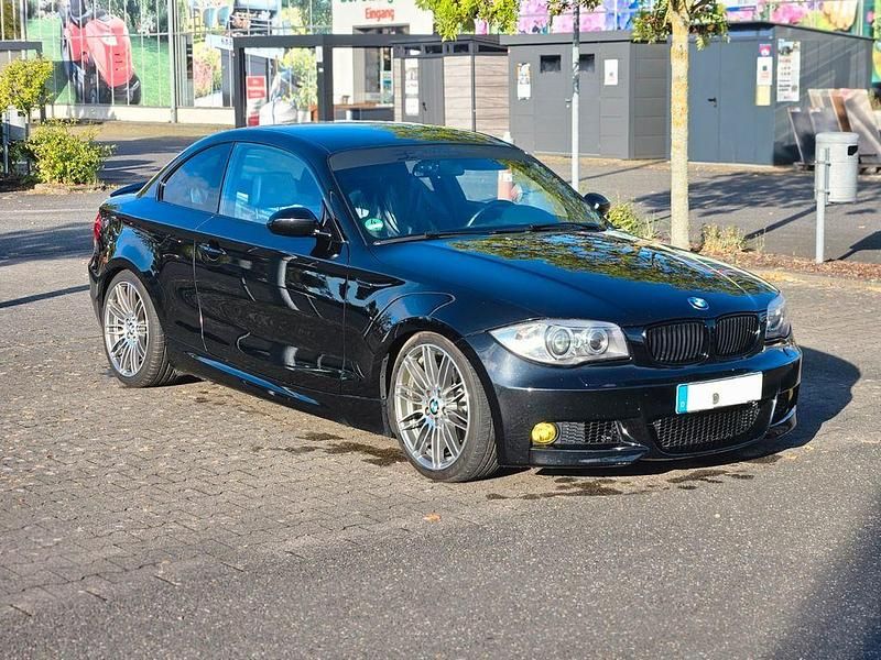 Schwarz Gebraucht 2009 BMW 120 M Sport Kleinwagen | 8.200 € (Teuer) - Bild 1/4