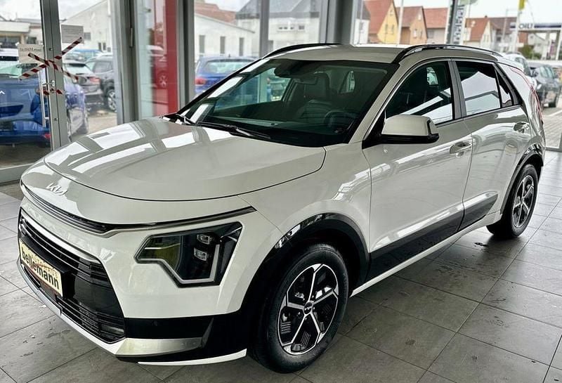 Weiß Neu 2025 Kia Niro Vision SUV | 32.350 € (Fairer Preis) - Bild 1/4