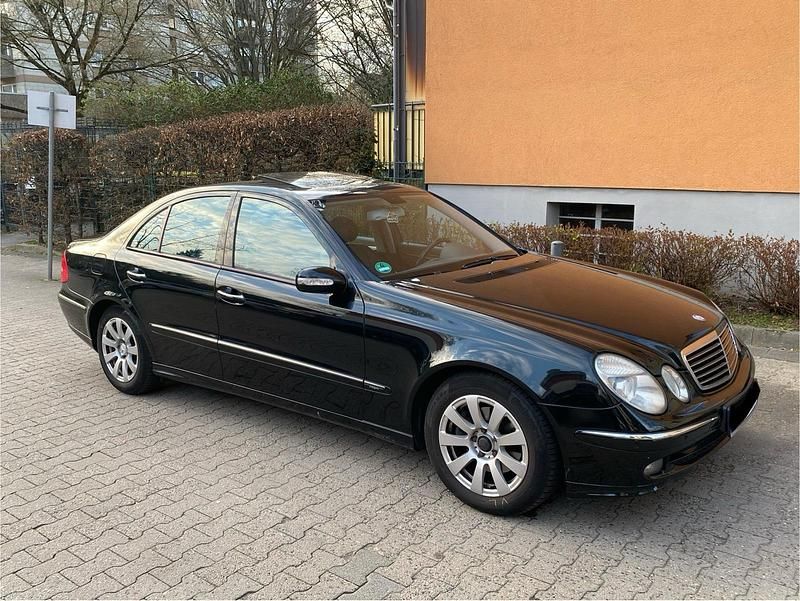 Gebraucht Mercedes E220 150 PS (110 kW) 2005 Limousine