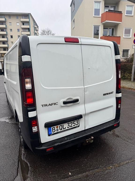 Gebraucht Renault Trafic 2016 Weiß Van / Kleinbus
