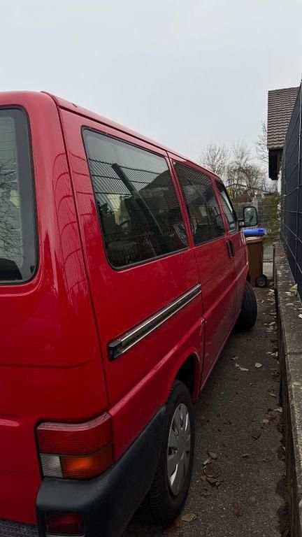 Gebraucht VW T4 102 PS (75 kW) 2001 Rot Van