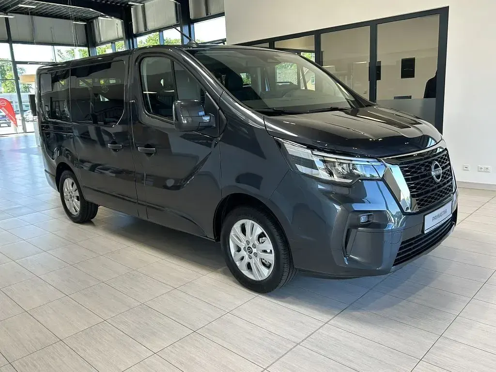 Neu Nissan Primastar Tekna 170 PS (125 kW) 2026 Grau Van / Kleinbus