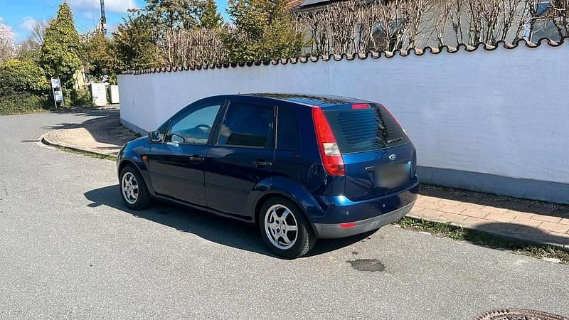 Gebraucht Ford Fiesta 80 PS (58 kW) 2003 Blau Kleinwagen