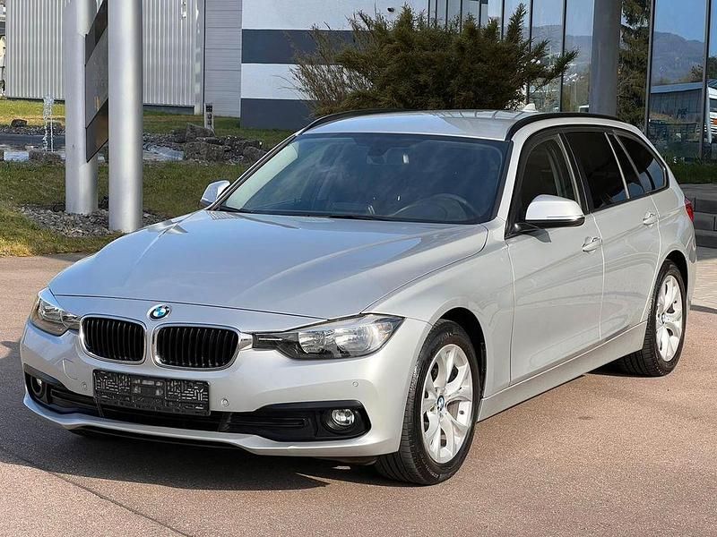 Silber Gebraucht 2017 BMW 318 Sport Line Kombi | 10.999 € (Superpreis) - Bild 1/4