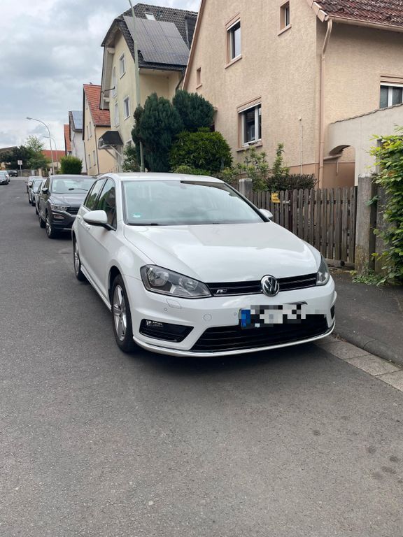 Weiß Gebraucht 2016 VW Golf VII Comfortline Limousine | 10.200 € (Superpreis) - Bild 1/4